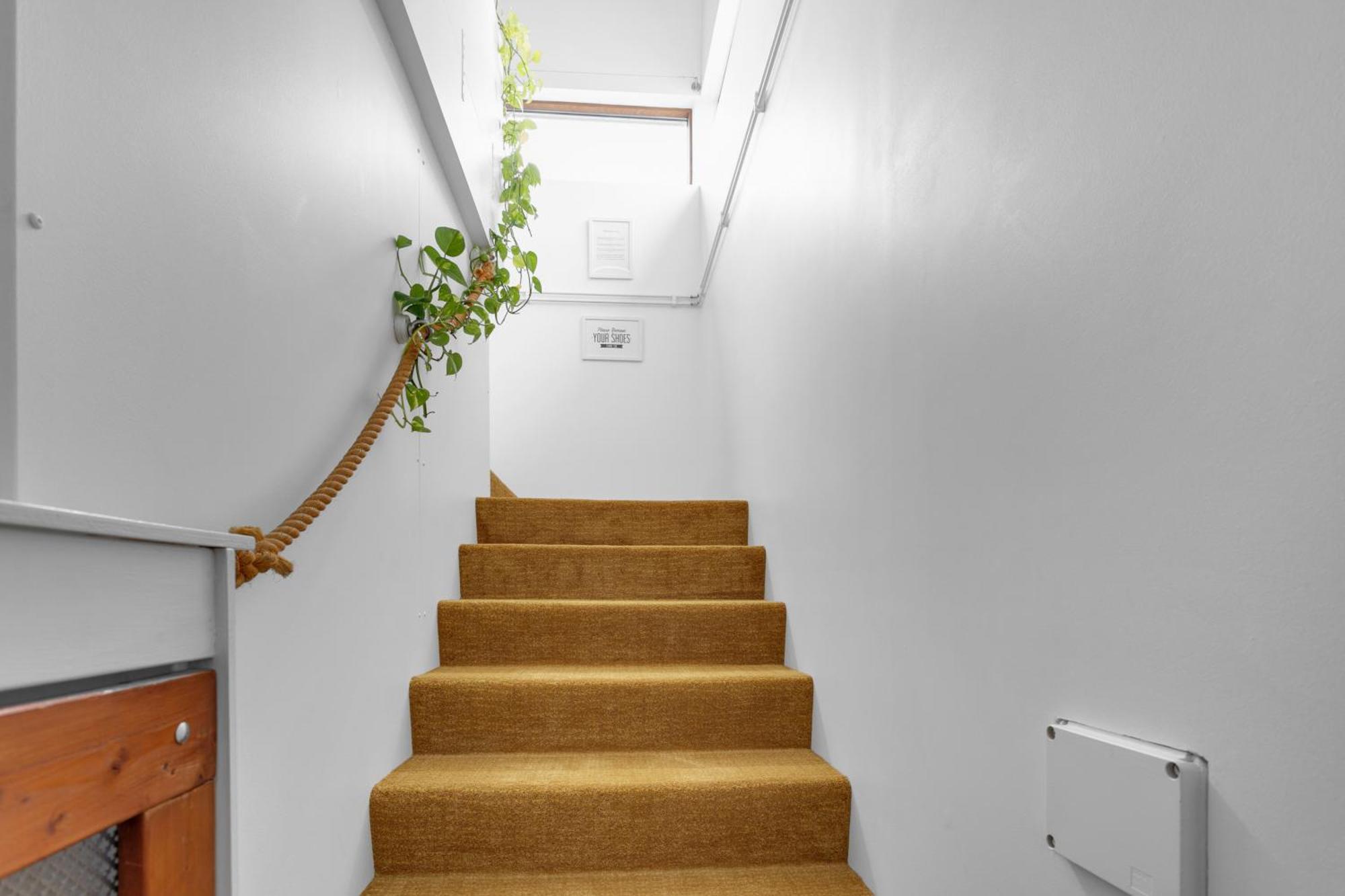 Eyvindarholt Guesthouse Alftanes Экстерьер фото