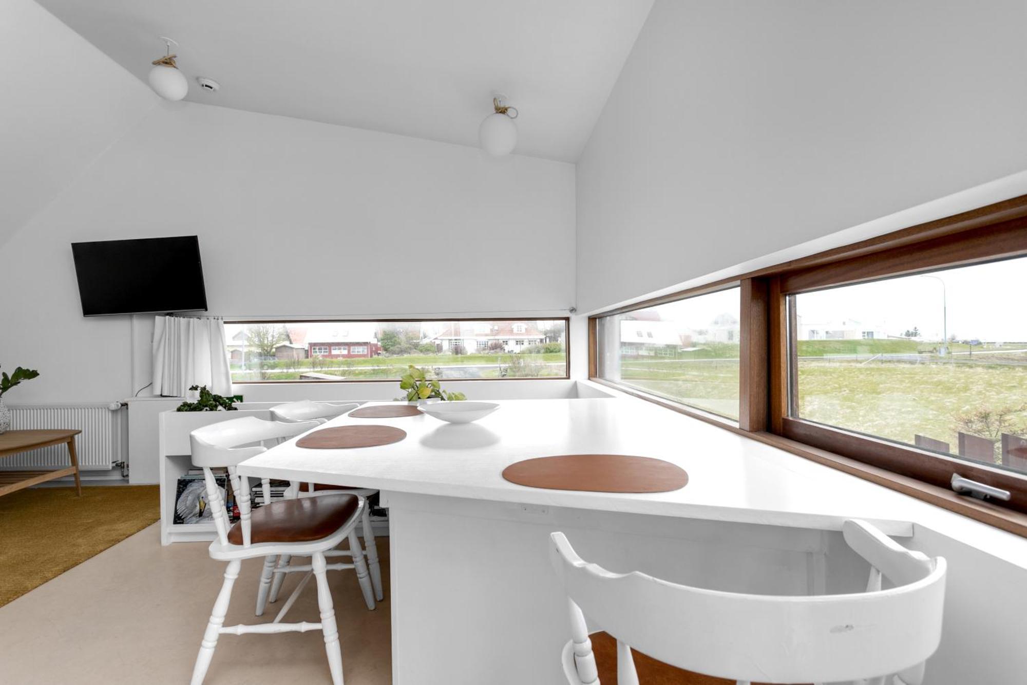 Eyvindarholt Guesthouse Alftanes Экстерьер фото